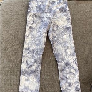 Lululemon size 6 tie dye crop